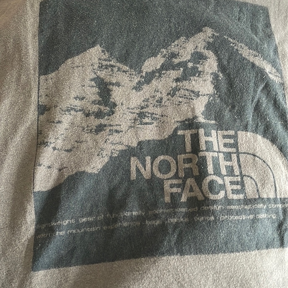 North Face Tshirt super soft. Large